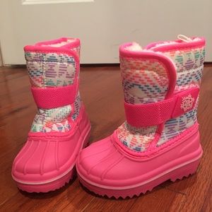 The Children’s Place Snow Boots Size 5
